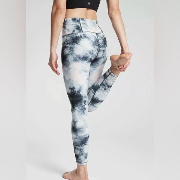 Athleta Elation Ice Dye 7/8 Tight in Powervita Orchid Pink Size Small - Picture 4 of 15